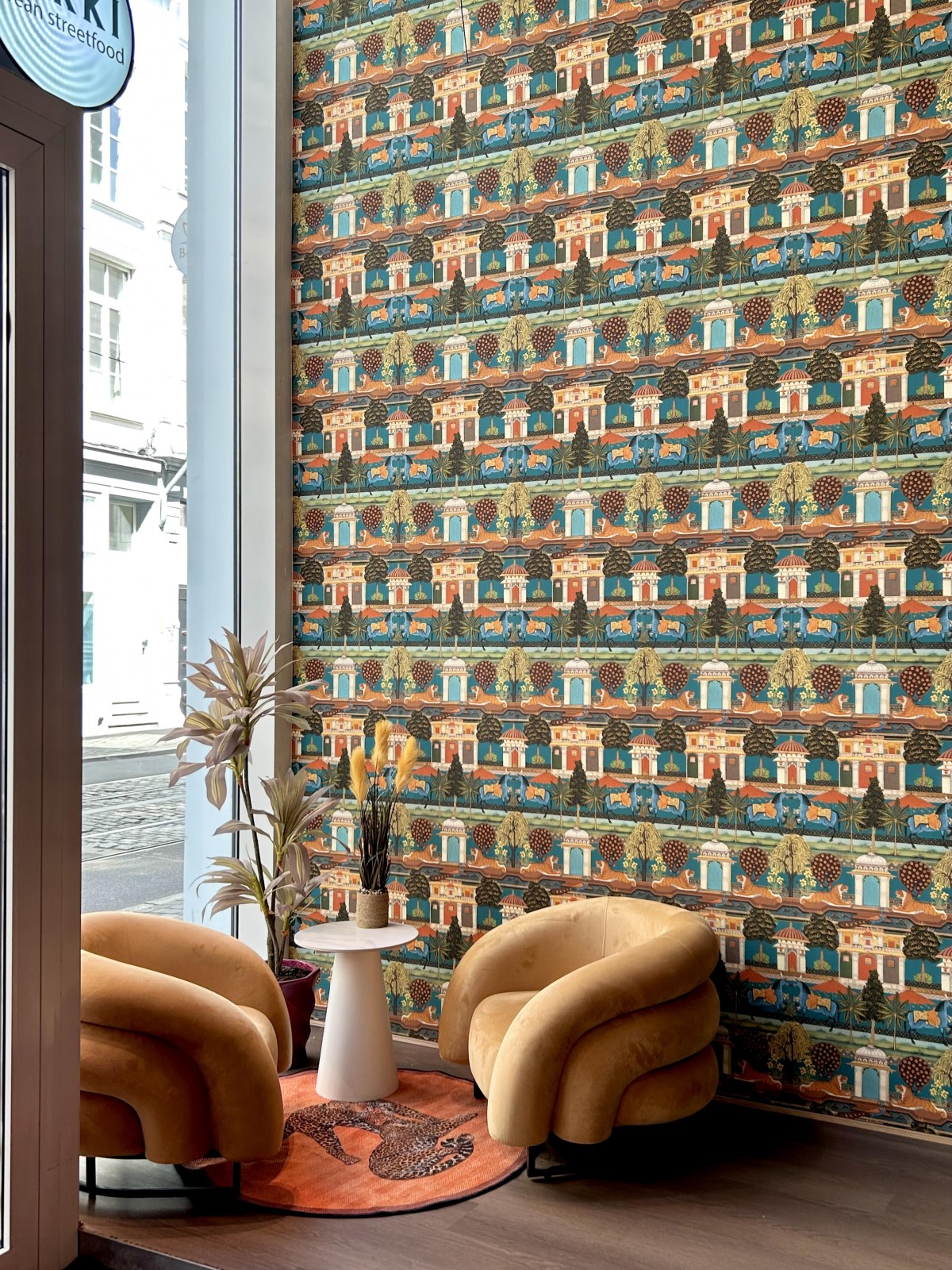 Modern interieur van Bokki restaurant in Antwerpen